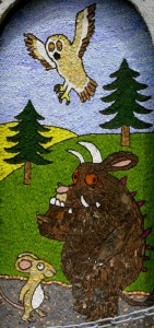 Well Dressings on Display 039