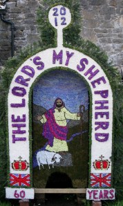 Well Dressings on Display 073